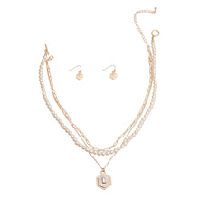 Load image into Gallery viewer, Gold 3 Layer Pearl Lock Necklace
