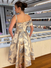 Load image into Gallery viewer, Champagne Bloom Grace - RD207
