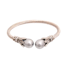 Load image into Gallery viewer, Gray Pearl Leaf Cable Bangle
