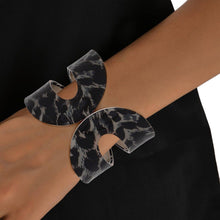 Load image into Gallery viewer, Cuff Wild Tribal Gray Leopard Print Loop Bracelet
