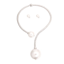 Load image into Gallery viewer, Silver Twisted Choker Pearl Necklace
