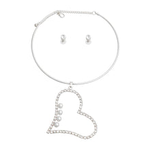 Load image into Gallery viewer, Silver Pearl Rhinestone Heart Choker
