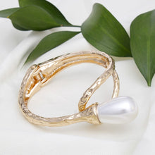 Load image into Gallery viewer, Cuff Teardrop Cream Pearl Gold Hinge Bracelet
