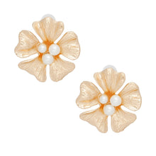 Load image into Gallery viewer, Studs Graceful Gold and Pearl Flower Earrings
