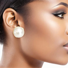 Load image into Gallery viewer, Clip On Cream Bubblegum Pearl Earrings for Women
