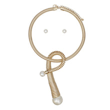 Load image into Gallery viewer, Pendant Handmade Coiled Gold Pearl Loop Necklace
