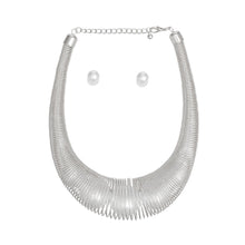 Load image into Gallery viewer, Collar Silver Spring Chain Pearl Filled Necklace
