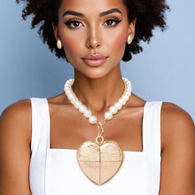 Load image into Gallery viewer, Toggle Gold Patchwork Heart Chunky Pearl Necklace
