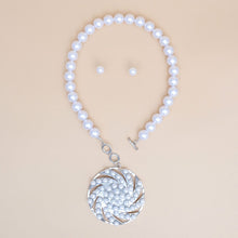 Load image into Gallery viewer, Toggle Silver Swirled Circle Chunky Pearl Necklace
