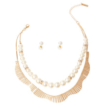 Load image into Gallery viewer, Fanned Gold and Pearl Necklace Set
