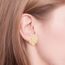 Load image into Gallery viewer, Studs Gold Cream Pearl Quatrefoil Clover Earrings
