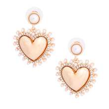 Load image into Gallery viewer, Cream Pearl and Gold Heart Earrings
