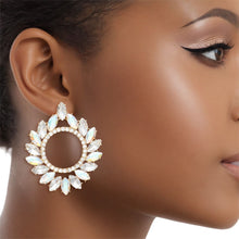 Load image into Gallery viewer, Studs Glistening Aurbo Crystal Wreath Earrings
