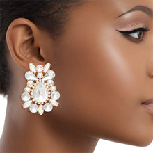 Load image into Gallery viewer, Studs Exquisite Gold Crystal Pearl Earrings
