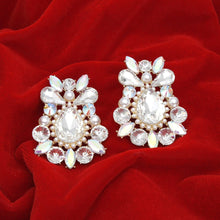 Load image into Gallery viewer, Studs Exquisite Gold Crystal Pearl Earrings
